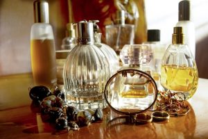 Top 5 Men’s and Women’s Perfumes You Need to Try from Dayshop.pk