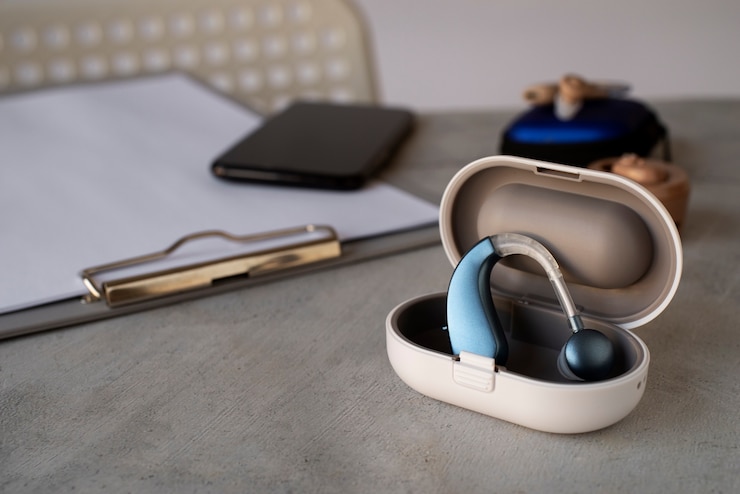 Top 5 Hearing Aids for Seniors in Pakistan – Easy to Use and Comfortable