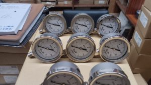 Ham-let Pressure Gauge 1/4" MNPT Dia 2.5"