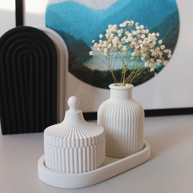 Buy the Best Quality Ceramic Pot With Lid Vase Oval tray Set in Pakistan at DayShop.pk. Most Affordable Price With Fast Shipping in All Over Pakistan