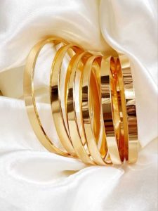 Buy the Best Quality Elegant 6pcs Plan Bangles For Girls in Pakistan at DayShop.pk. Most Affordable Price With Fast Shipping in All Over Pakistan
