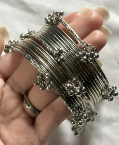 Buy the Best Quality Kashmiri Ghungroo Bangles Silver Set in Pakistan at DayShop.pk. Most Affordable Price With Fast Shipping in All Over Pakistan