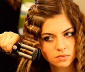 Buy the Best Quality 3 Barrel Ceramic Hair Curling Waver Iron in Pakistan at DayShop.pk. Most Affordable Price With Fast Shipping in All Over Pakistan