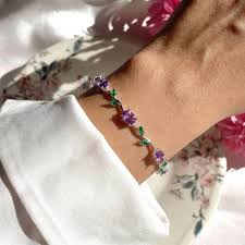 Buy the Best Quality Crystal Stones Tulip Bracelet for Girls in Pakistan at DayShop.pk. Most Affordable Price With Fast Shipping in All Over Pakistan