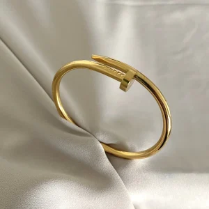 Buy the Best Quality Bracelet Stainless Steel Cuff for Girls in Pakistan at DayShop.pk. Most Affordable Price With Fast Shipping in All Over Pakistan